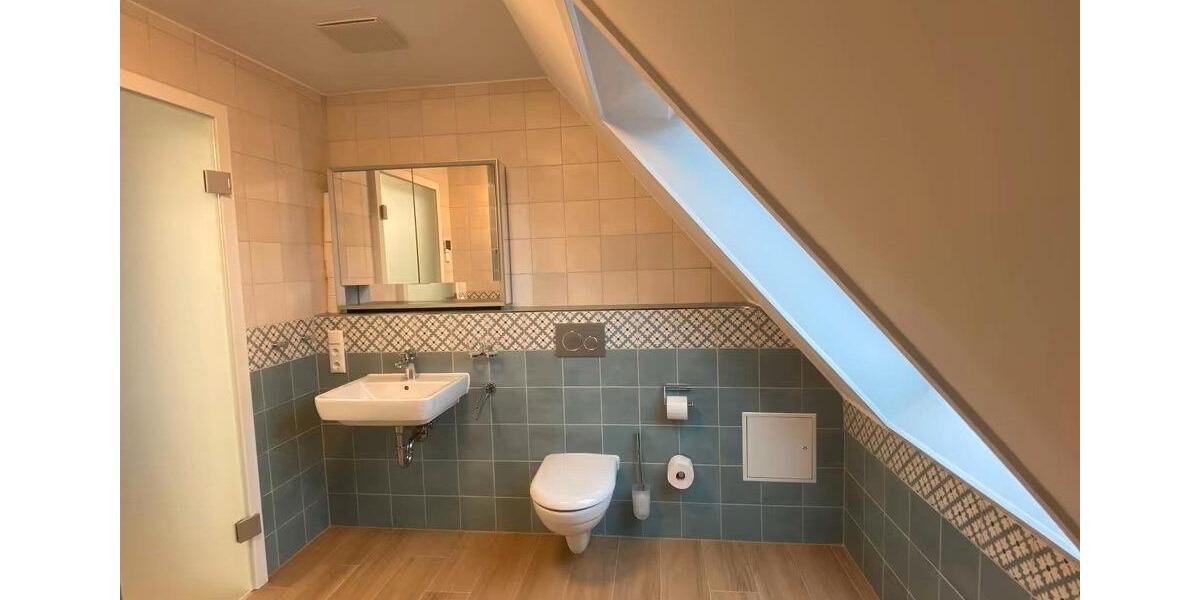 Dachgeschoßwohnung Karlsburg - 4 Zimmer, 94 m&sup2;, 1.100&euro; | Angebot:26638593