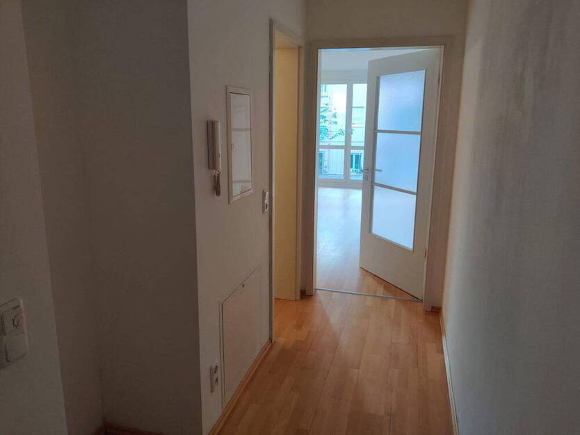 2 Zi- Whg ,mit überdachter Terrasse und Gartenmitbenutzung, sehr zentral aber ruhig in München Laim