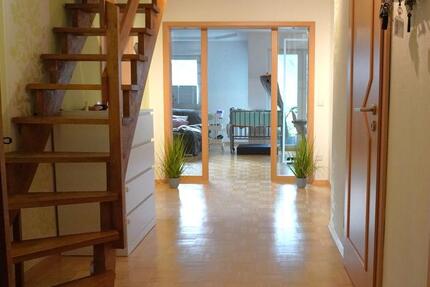 Hochwertige, großzügige Wohnung auf 2 Etagen im Zweifamilienhaus 4 zimmer