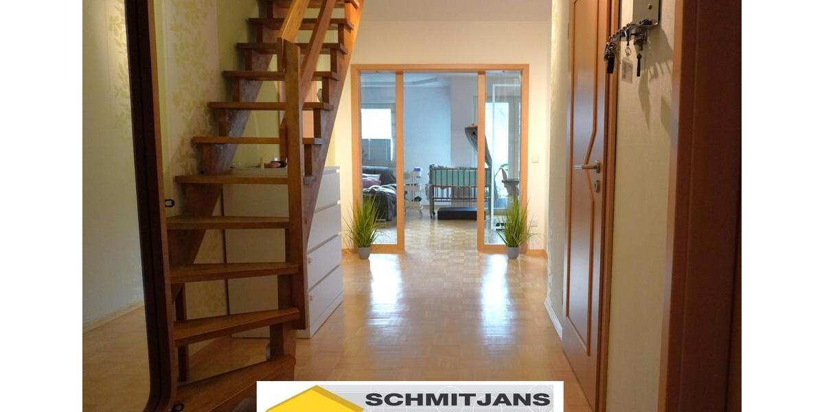 Hochwertige, großzügige Wohnung auf 2 Etagen im Zweifamilienhaus 4 zimmer