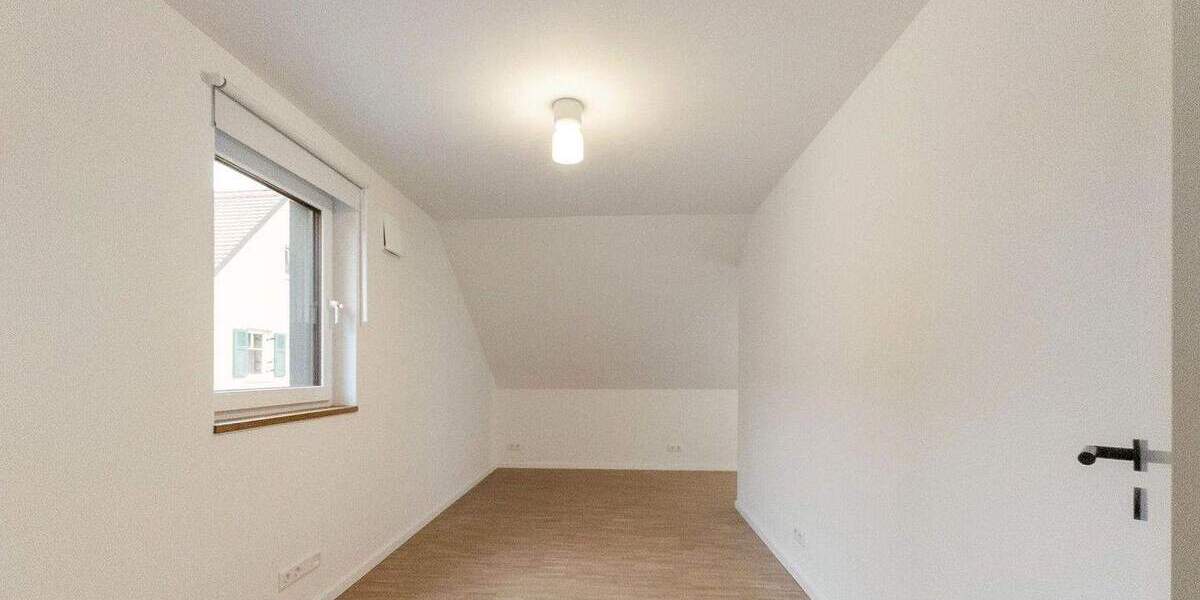 Einfamilienhaus Würzburg Heidingsfeld - 8 Zimmer, 215 m&sup2;, 1.095.000&euro; | Angebot:25566089