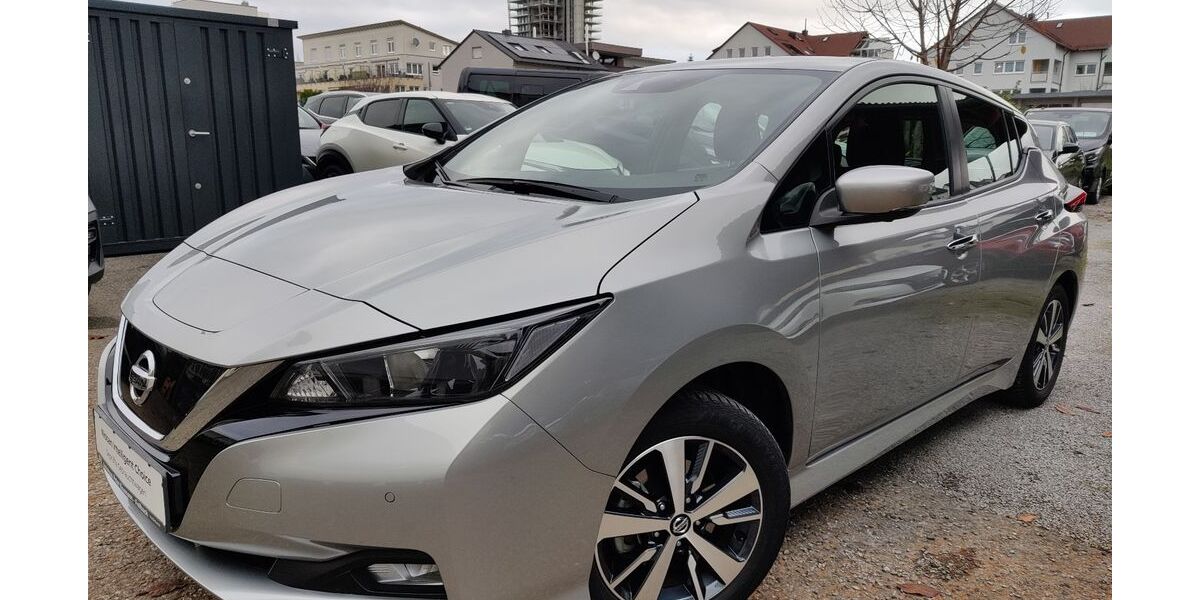 Nissan Leaf 39.800 km 13.750 € Fellbach 70734