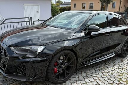 Audi RS3 1.500 km 71.600 &euro; Langquaid 84085