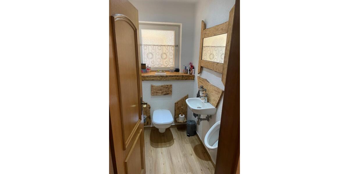 Erdgeschoßwohnung Schöfweg - 5 Zimmer, 165 m&sup2;, 1.100&euro; | Angebot:26413845