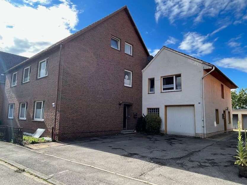 Haus zum Kaufen in Barntrup Alverdissen 219.000 € 244 m²