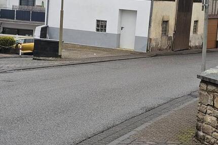 Lagerfläche 100qm, 1Garage + Stellplätz, Zentral in Hillscheid zimmer