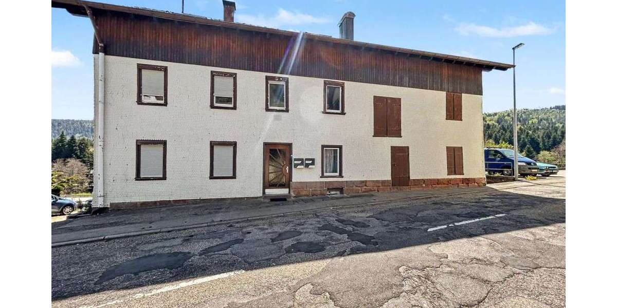 Einfamilienhaus Bad Wildbad - 7 Zimmer, 140 m&sup2;, 305.000&euro; | Angebot:26560985