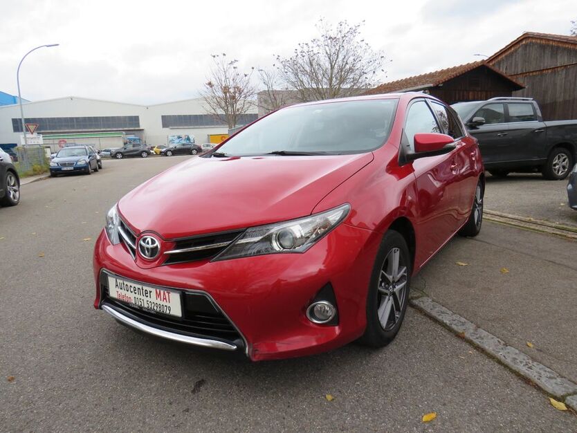 Toyota Auris 150.000 km 8.950 € Fellbach 70736