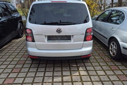 VW Touran 218.500 km 3.700 &euro; Erlangen 91052