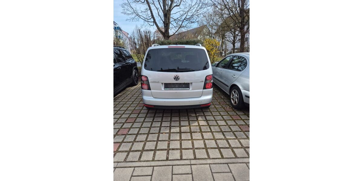 VW Touran 218.500 km 3.700 &euro; Erlangen 91052