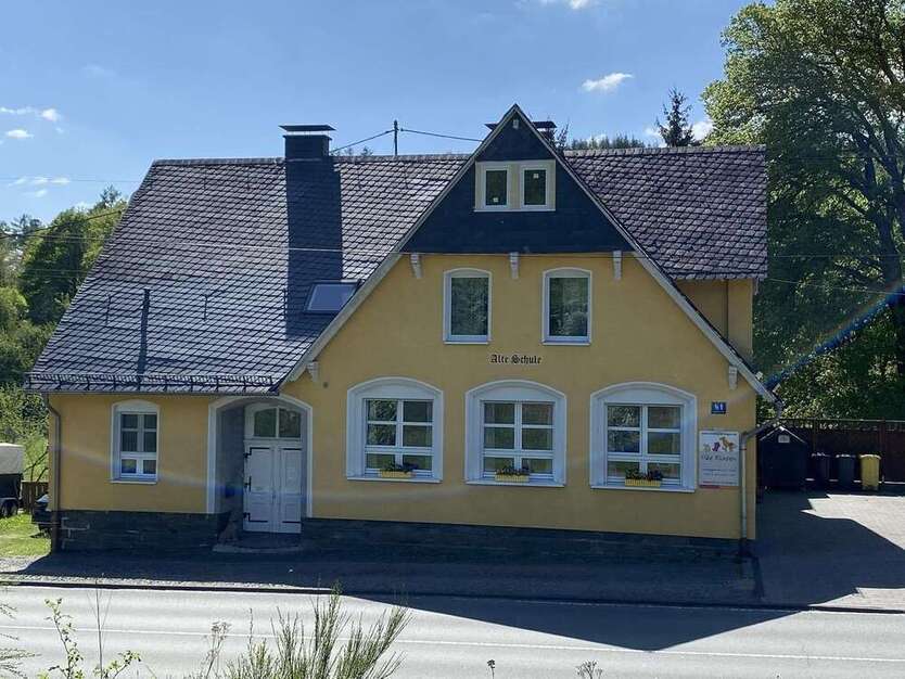 Haus zum Kaufen in Netphen-Herzhausen 429.000 € 220 m²