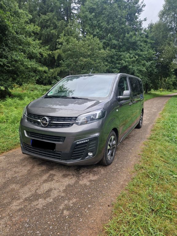 Zafira Life