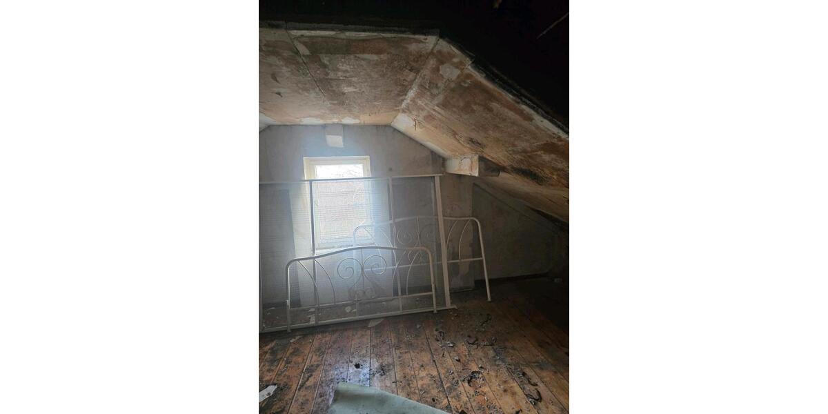 Einfamilienhaus Netzschkau - 5 Zimmer, 100 m&sup2;, 39.600&euro; | Angebot:27122742