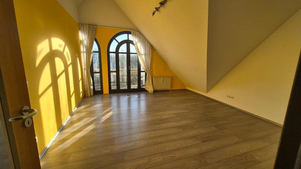 Herrliche Dachwohnung in MUC-Feldmoching von Privat zu verkaufen 1 zimmer