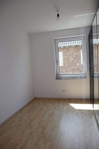 **Helle 2 Zimmerwohnung mit separatem Eingang und Balkon. Ausschließlich für den Einpersonenhaushalt!** 2 zimmer