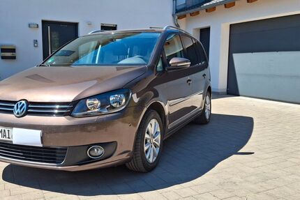 VW Touran 196.500 km 5.100 &euro; Aiglsbach 84089