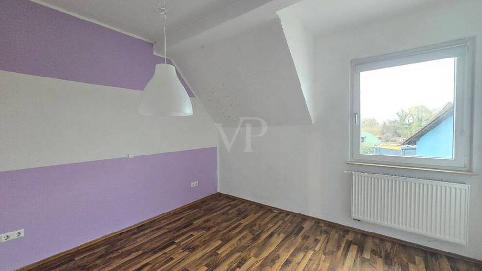 Charmantes Einfamilienhaus - überwiegend modernisiert und vielseitig nutzbar!
