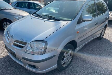 Nissan Almera Tino