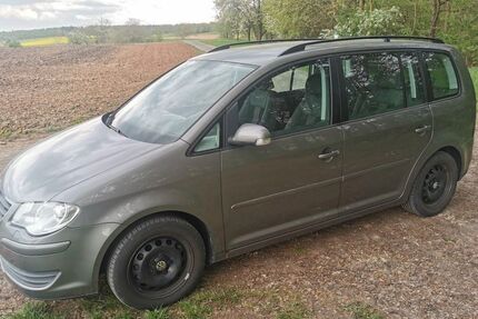 VW Touran 274.000 km 3.500 &euro; Otzberg 64853