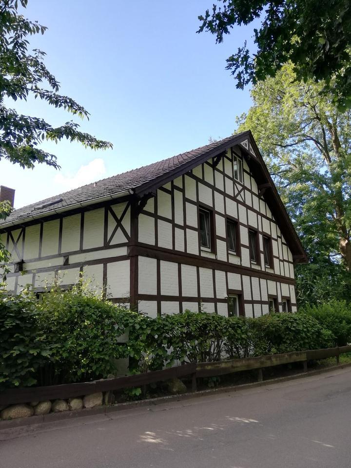 Zentral in Himmelpforten -Bad neu -12qm Balkon- Neuer Fußboden