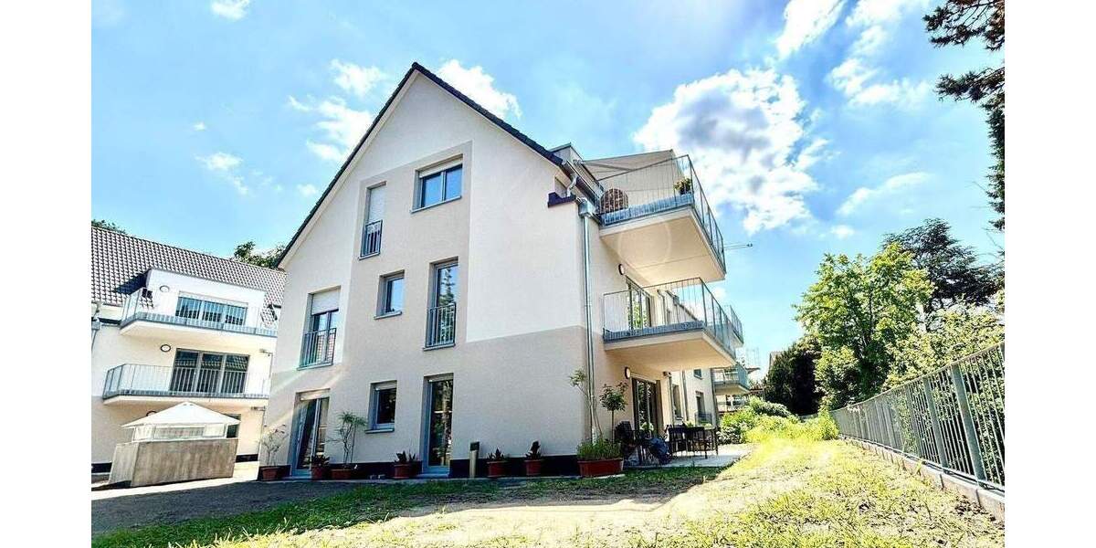 Aktion! - inklusive Einbauküche | pures Wohnvergnügen mit 4 Zimmern, Küche, 2 Bädern und Sonnenbalkon 4 zimmer