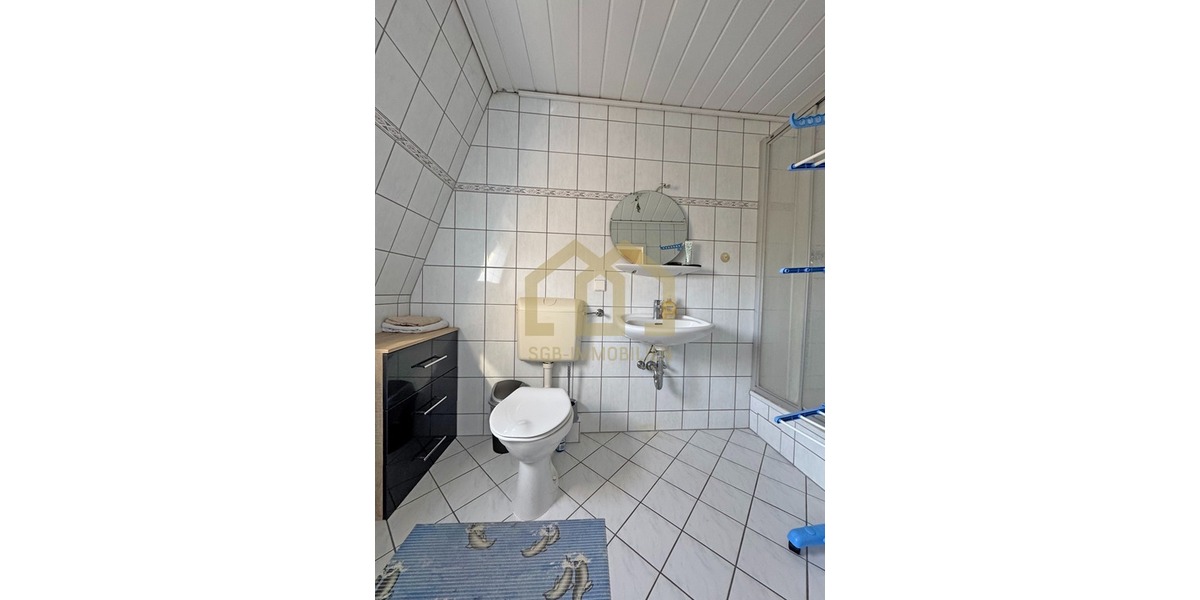 Achim: 5-Zimmer-Reihenhaus mit Garten, EBK & ausgebautem Dachgeschoss + Garage - Reihenmittelhaus Achim | Angebot:26635096