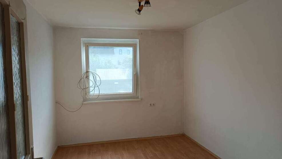 Wohnung zum Mieten in Rödental 330 € 47.46 m²