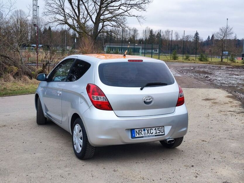 i20