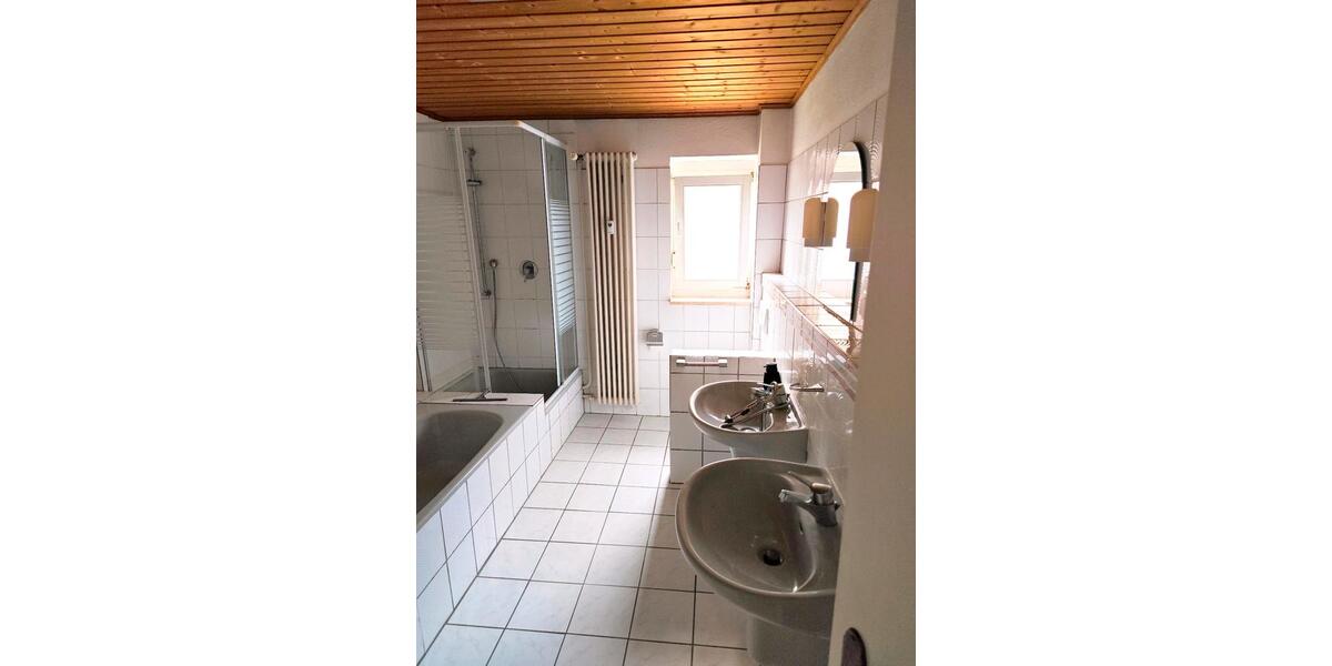 Erdgeschoßwohnung Arnstein - 3 Zimmer, 100 m&sup2;, 930&euro; | Angebot:26253690