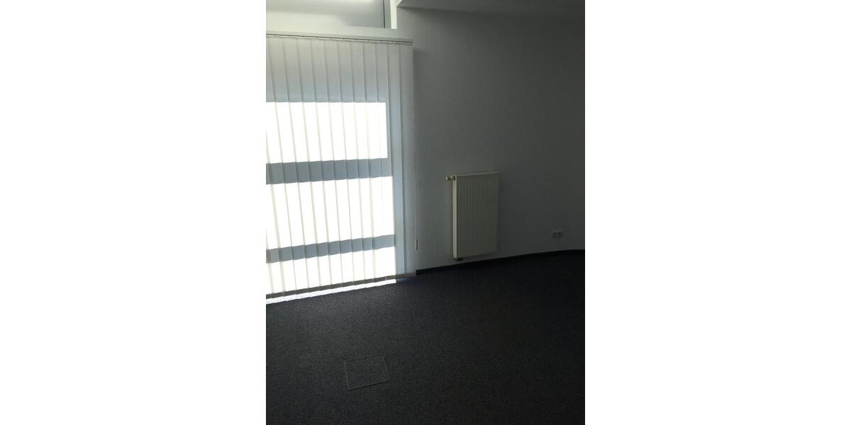 Vielseitige nutzbare moderne Gewerbeimmobilie in St. Ingbert zimmer