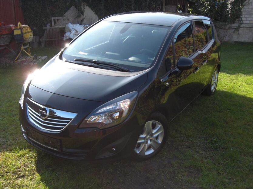 Opel Meriva 116.000 km 5.900 € Neumünster 24536