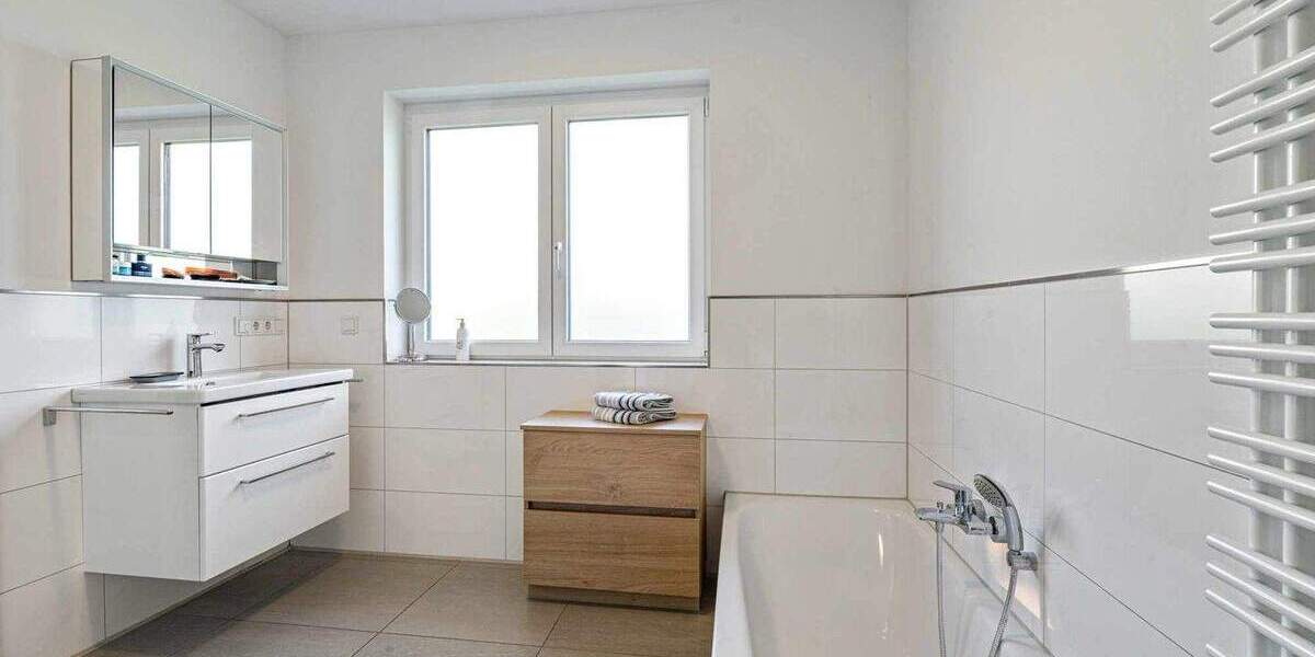 Scharbeutz: Ebenerdiges Wohnen mit Zukunft - Hochwertiger Bungalow mit Ausbaureserve Walmdach! 3 zimmer