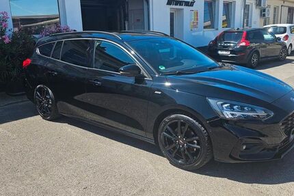 Ford Focus 114.000 km 11.495 &euro; Kaiserslautern/Erfenbach 67659