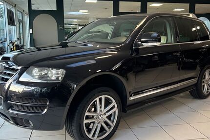 VW Touareg 247.283 km 9.890 &euro; Kämpfelbach 75236