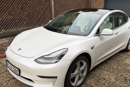 Tesla Model 3 113.000 km 22.450 € Neuss 41468