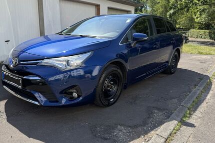 Toyota Avensis 61.000 km 14.500 &euro; Köln 51145