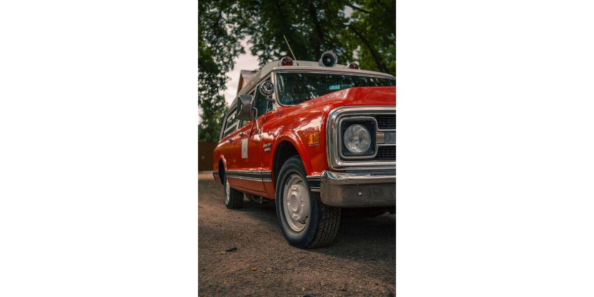 Chevrolet Suburban 145.000 km 17.900 &euro; Wildau 15745