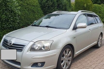 Toyota Avensis 348.000 km 1.950 &euro; Stolberg 52223