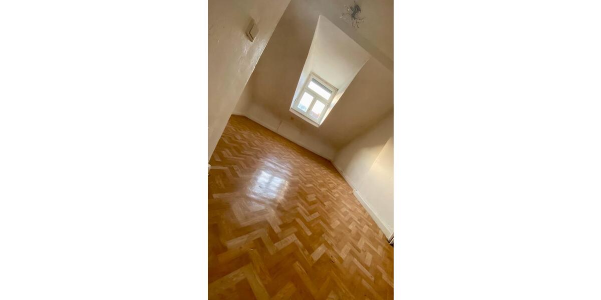 Dachgeschoßwohnung Völklingen - 4 Zimmer, 90 m&sup2;, 690&euro; | Angebot:26349882