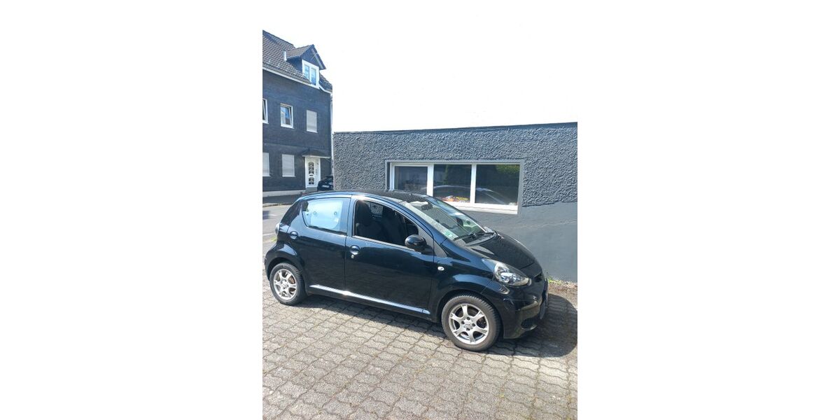 Toyota Aygo (X) 124.000 km 2.000 &euro; Siegen 57080
