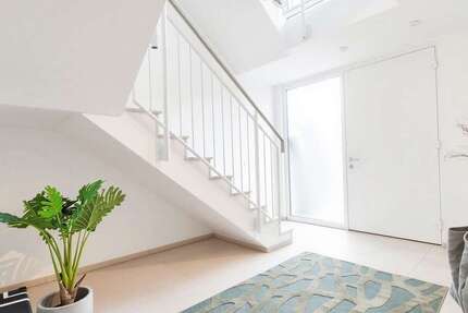 Haus Böblingen - 4.5 Zimmer, 137 m&sup2;, 795.000&euro; | Angebot:27034422