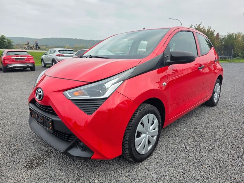 Toyota Aygo (X) 12.000 km 9.990 € Oberwinter 53424