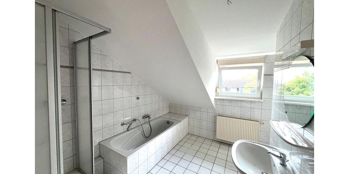 Dachgeschoßwohnung Bonn Dransdorf - 2 Zimmer, 65 m&sup2;, 259.000&euro; | Angebot:24844119