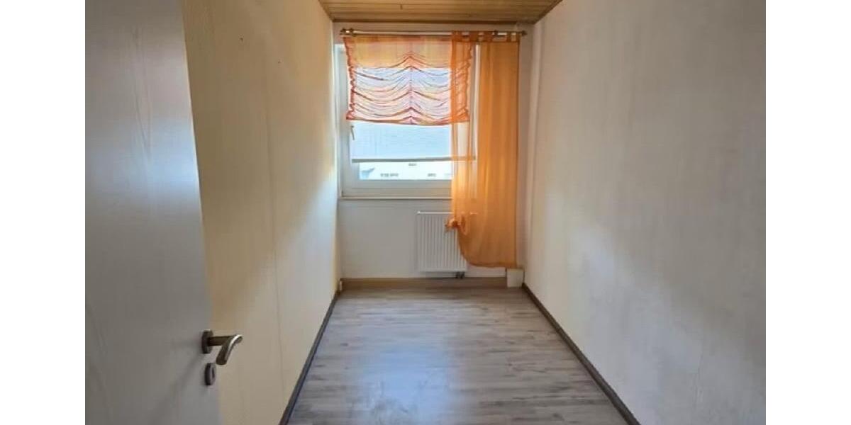 Etagenwohnung Mülsen - 3 Zimmer, 56 m&sup2;, 295&euro; | Angebot:26226436