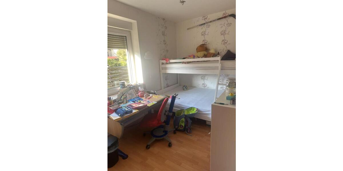 Erdgeschoßwohnung Wolfsburg Ehmen - 7 Zimmer, 200 m&sup2;, 1.150&euro; | Angebot:26154415
