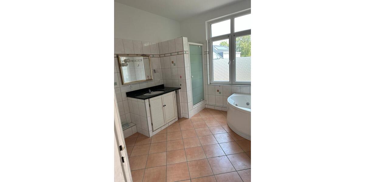 Etagenwohnung Delmenhorst Deichhorst - 4 Zimmer, 150 m&sup2;, 1.165&euro; | Angebot:25415059