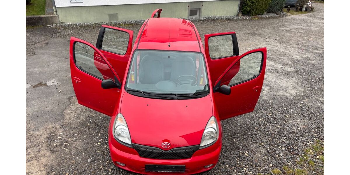 Toyota Yaris 127.577 km 3.990 € Böblingen 71032