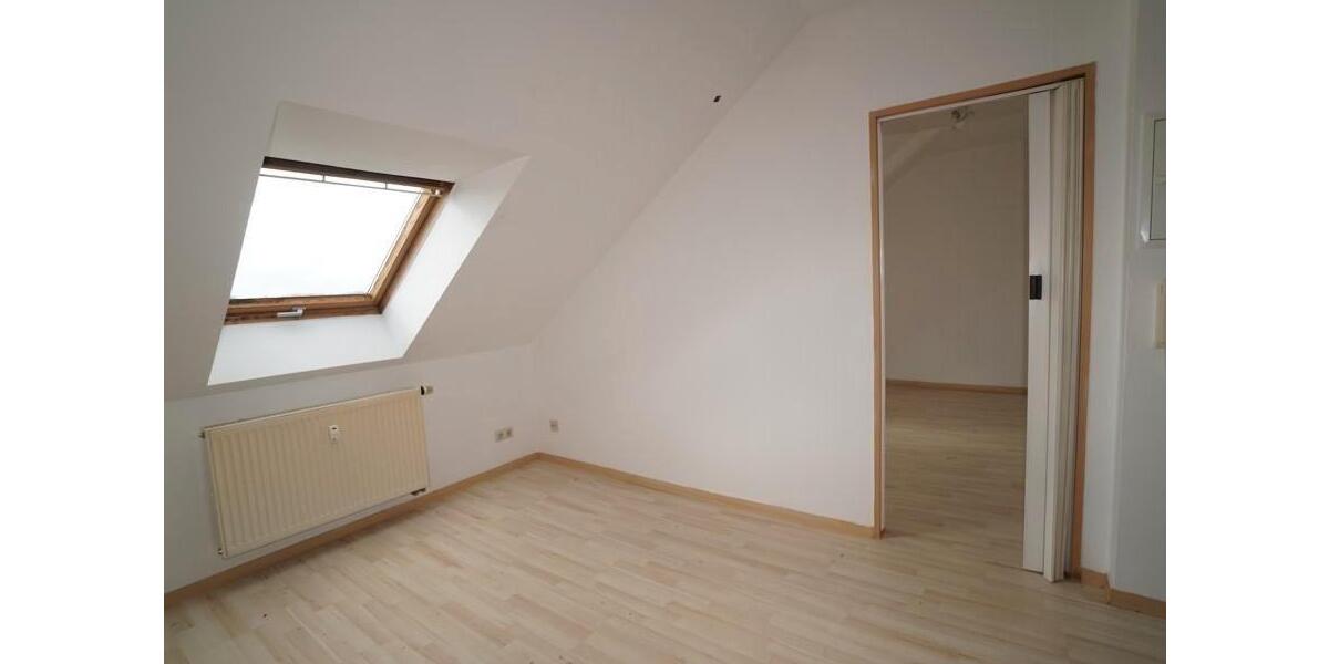 Dachgeschoßwohnung Rositz - 2 Zimmer, 30 m&sup2;, 23.900&euro; | Angebot:26455903