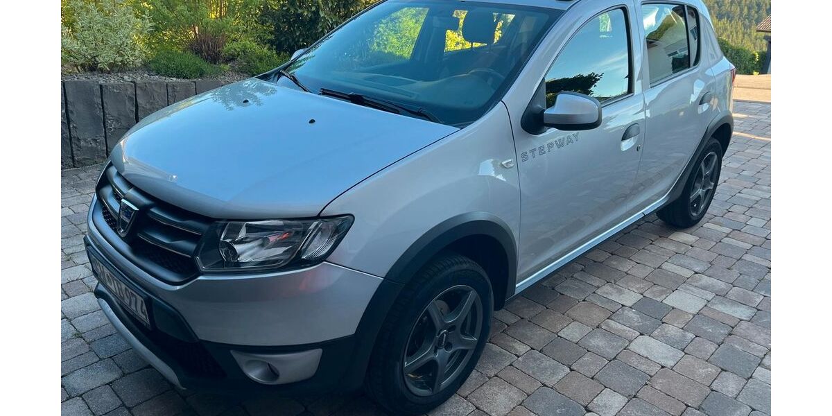 Dacia Sandero 179.000 km 4.700 &euro; Haiterbach 72221