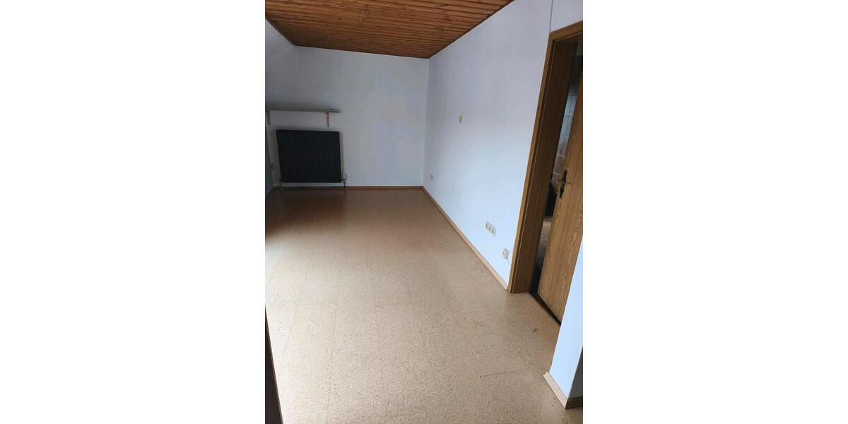 Etagenwohnung Freudenberg - 5 Zimmer, 120 m&sup2;, 820&euro; | Angebot:26249088